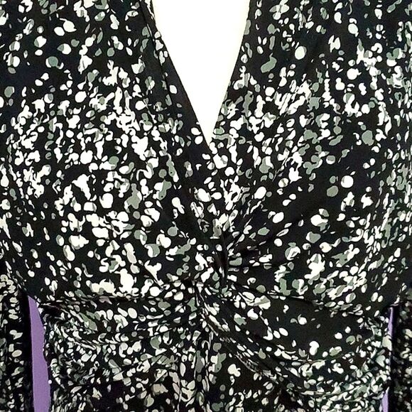 Nicole Miller Black Spotted Surplice Long Sleeve Fitted Elegant Career Top - Picture 3 of 9